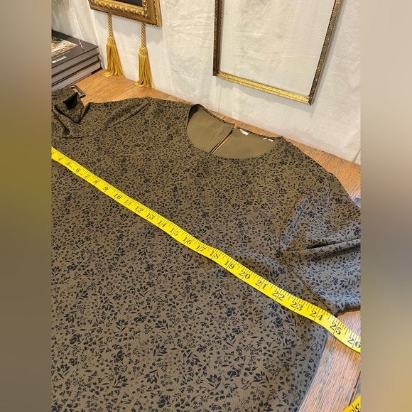 1980 Montréal – Olive Green Printed Dress Size 18 - Picture 7 of 9